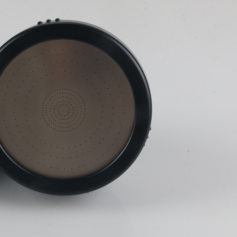 Kepala pancuran mandian hitam Jepun